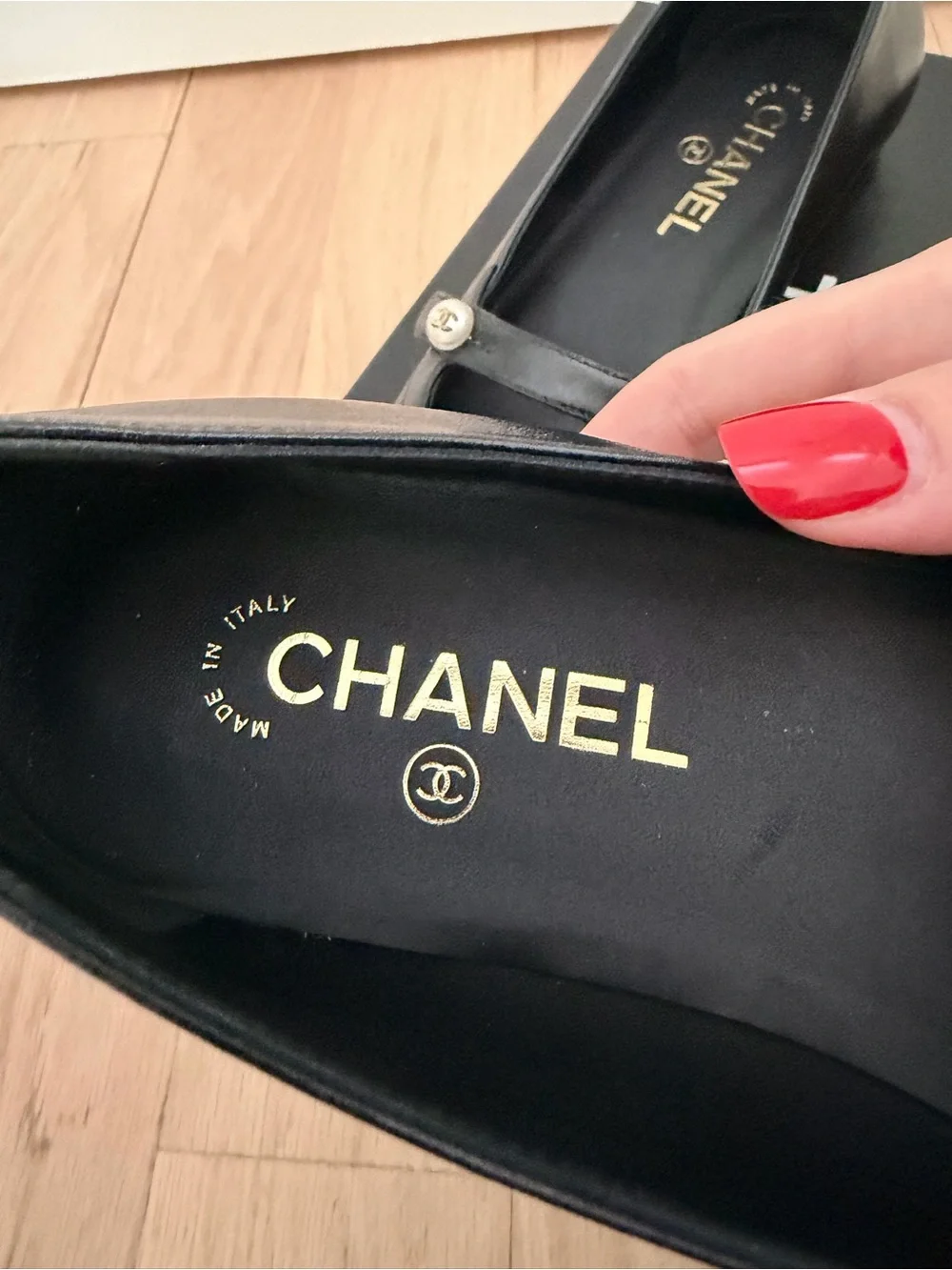 Chanel 24A Shiny Lambskin & Grosgrain Black Ballet Flats Size 40